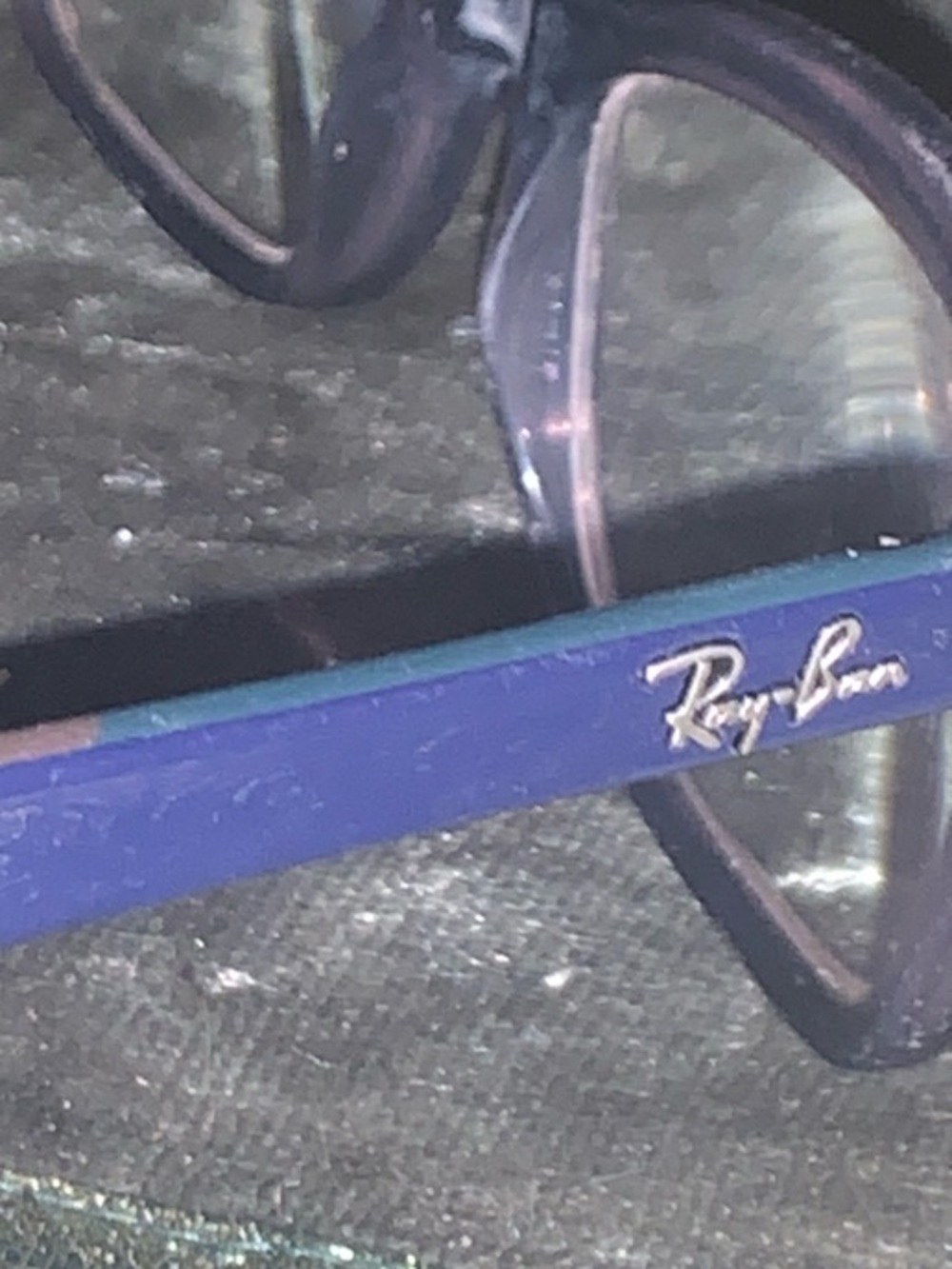Ray-Ban glasses with hard case - Picture 3 of 4